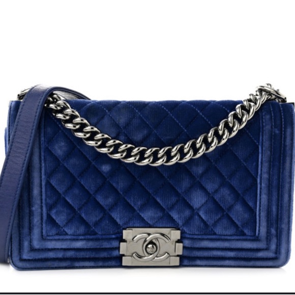 Blue Velvet Chanel medium boy flap - Picture 2 of 12